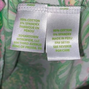 Lilly Pulitzer Tops - Lily Pulitzer V-neck Tee size small Lilly Pulitzer Tops - Lily Pulitzer V-neck Tee size small